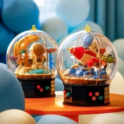 Build It Astronaut In A Globe LED Light Set