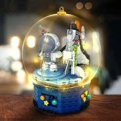 Build It Astronaut In A Globe LED Light Set