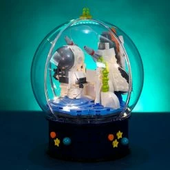 Build It Astronaut In A Globe LED Light Set