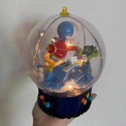 Build It Astronaut In A Globe LED Light Set