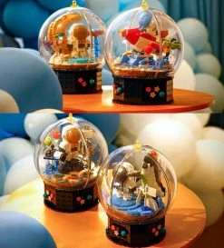 Build It Astronaut In A Globe LED Light Set