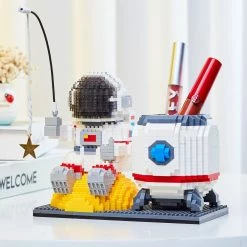 Build It Astronaut On Moon Pen Holder Nano Building Blocks