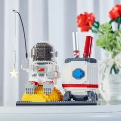 Build It Astronaut On Moon Pen Holder Nano Building Blocks