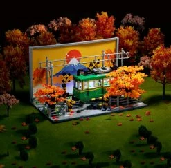 Build It Spring & Autumn Japanese Light Up Kamakura Train Building Set