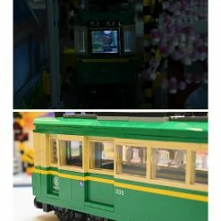 Build It Spring & Autumn Japanese Light Up Kamakura Train Building Set